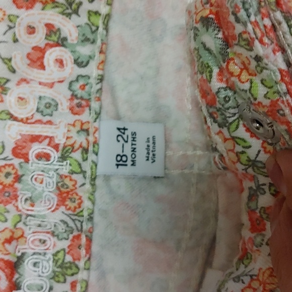 Gymboree top And gap shorts - Picture 6 of 7